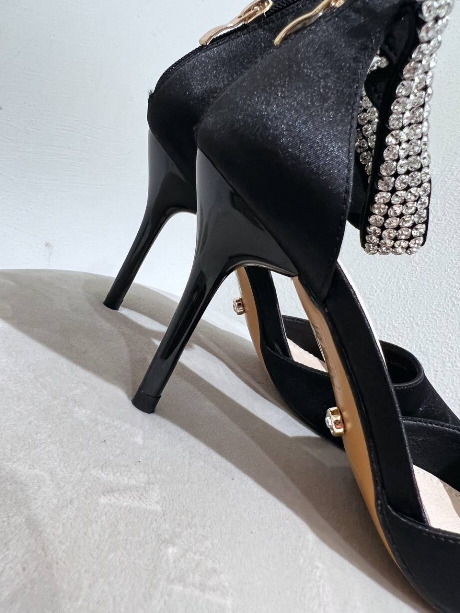 Shop Online Decolleté Aralia nero in raso con strass Twentyfourhaitch