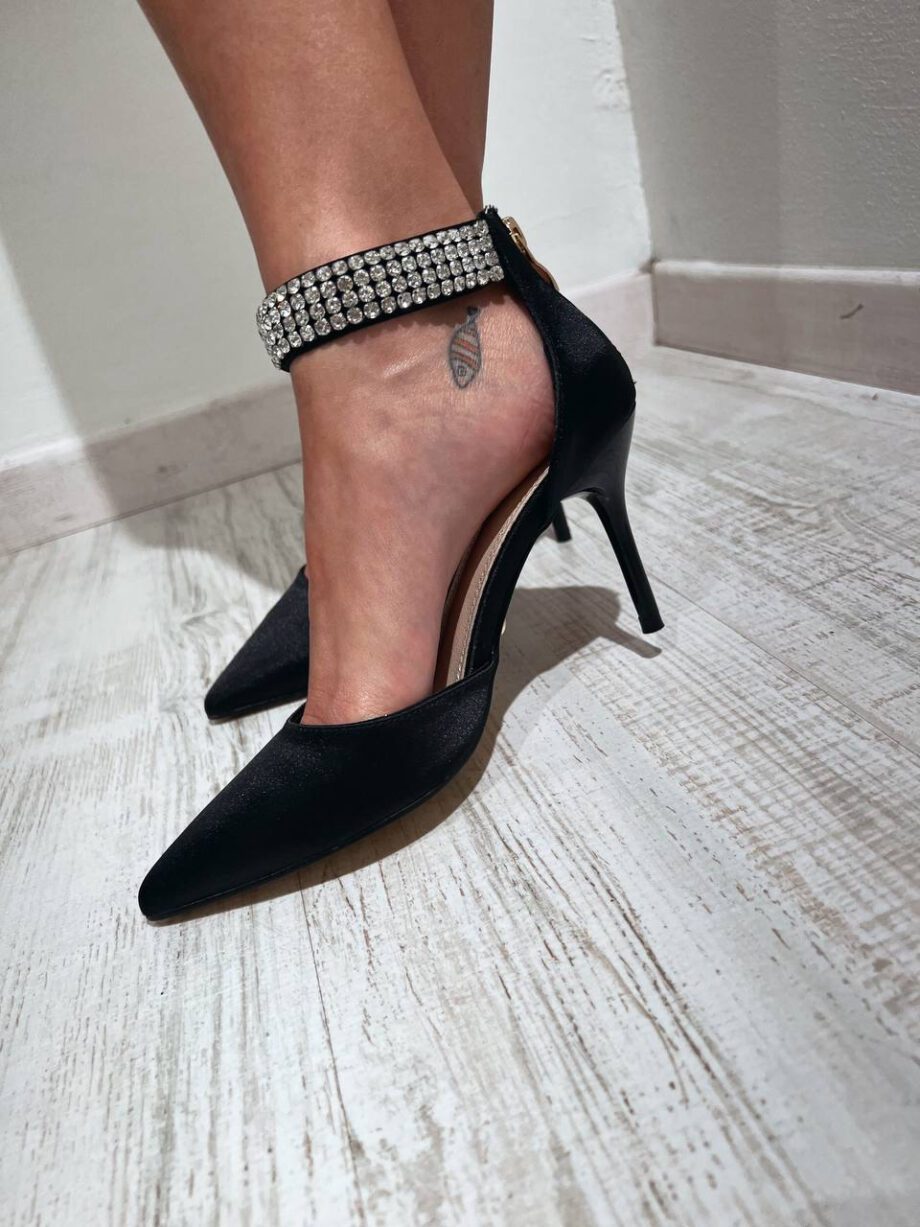 Shop Online Decolleté Aralia nero in raso con strass Twentyfourhaitch