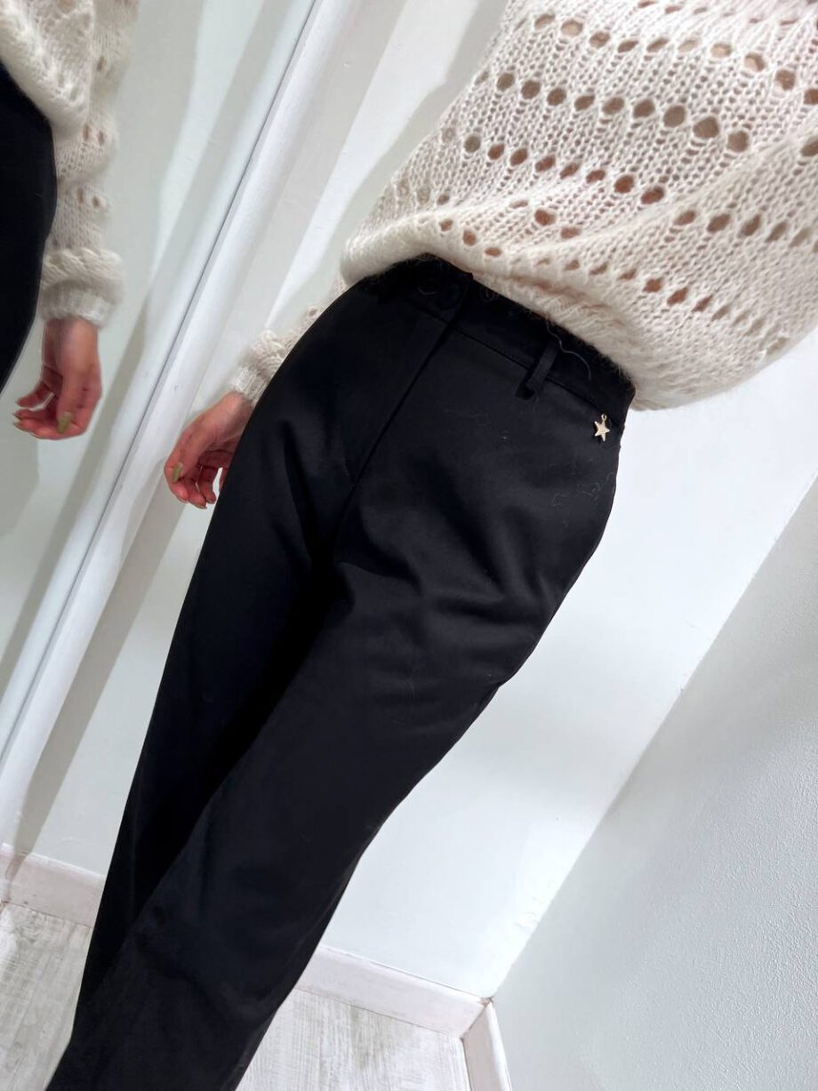 Shop Online Pantalone nero a sigaretta con elastico Souvenir