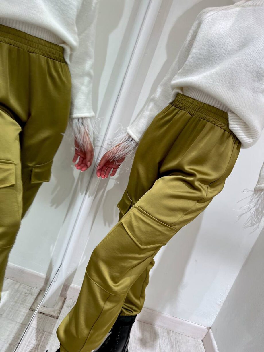 Shop Online Pantalone cargo in raso olio So Allure