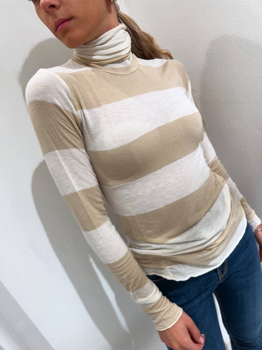 Shop Online Maglia rasata a righe panna e beige collo alto Kontatto