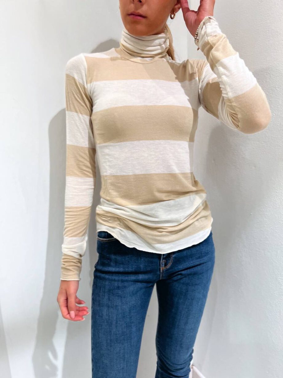 Shop Online Maglia rasata a righe panna e beige collo alto Kontatto