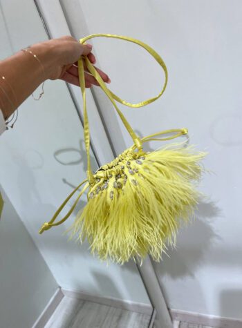 Shop Online Mini secchiello in raso giallo con piume Twentyfourhaitch