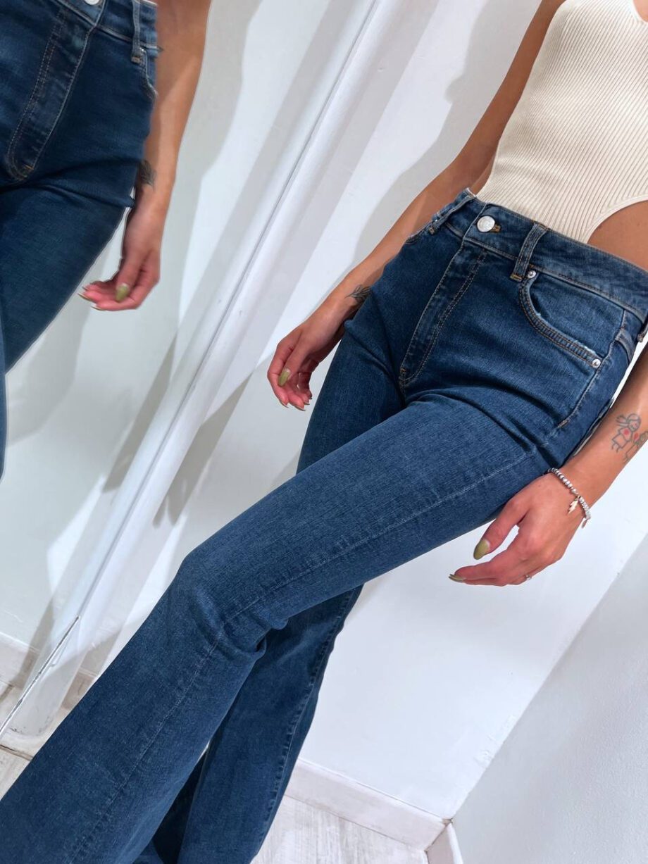 Shop Online Jeans scuro Gisele flare a zampa Vicolo