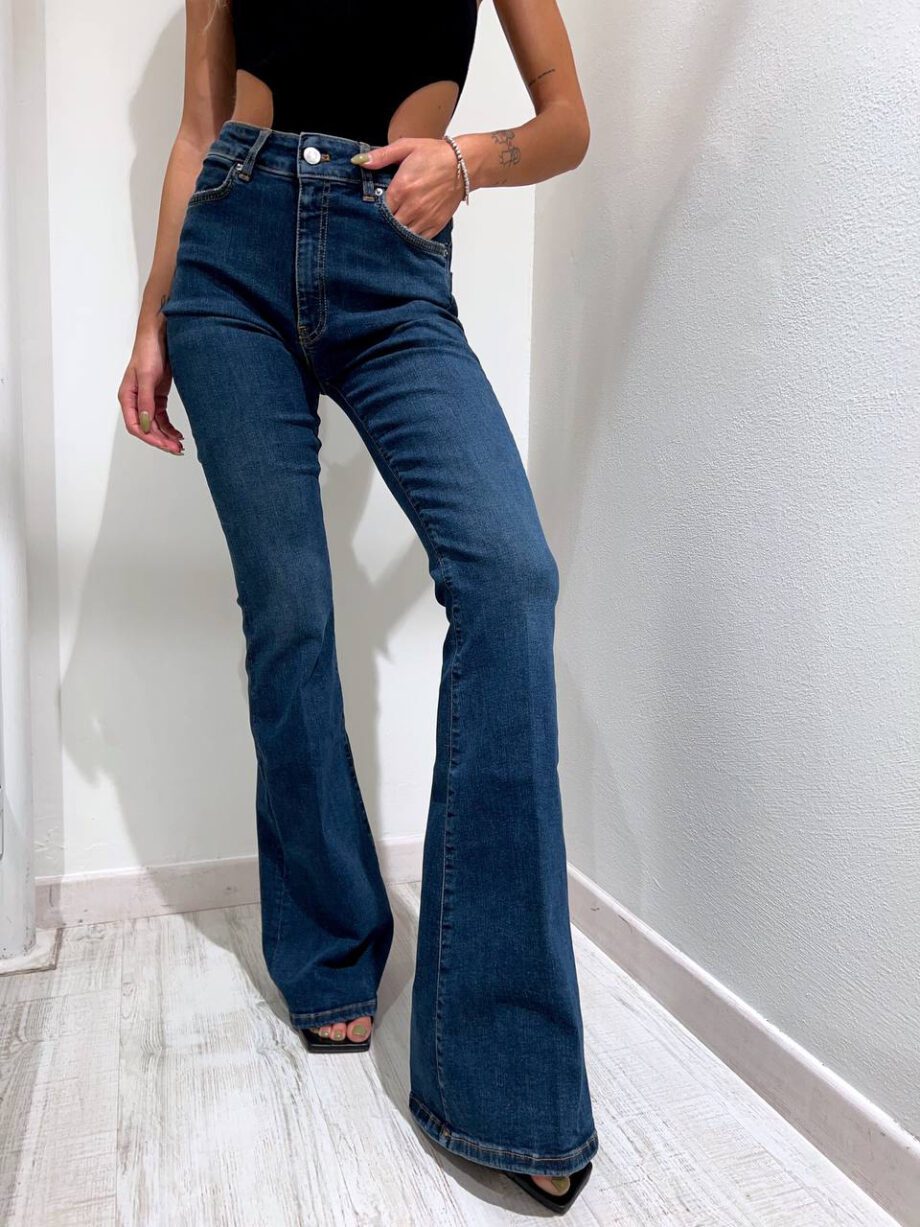 Shop Online Jeans scuro Gisele flare a zampa Vicolo