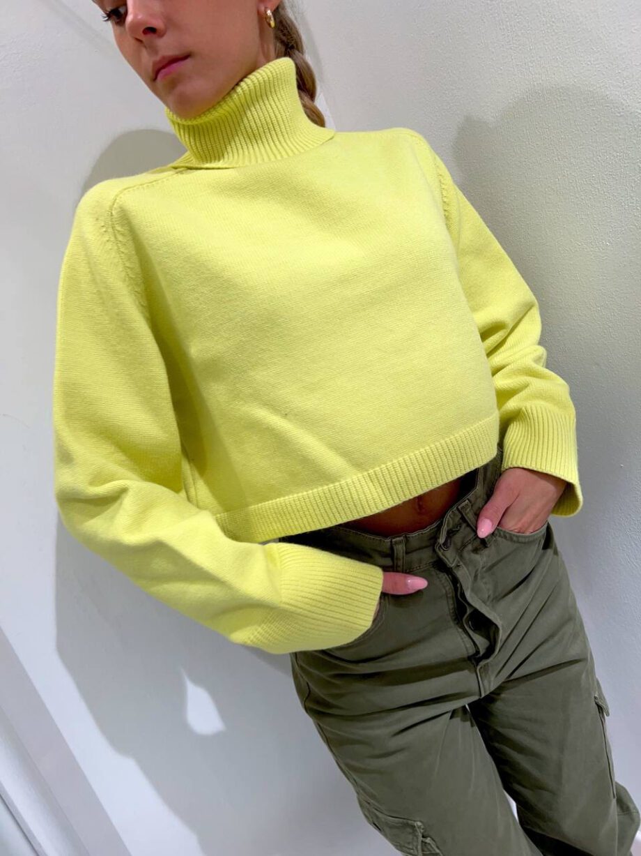 Shop Online Maglioncino crop giallo fluo in viscosa So Allure