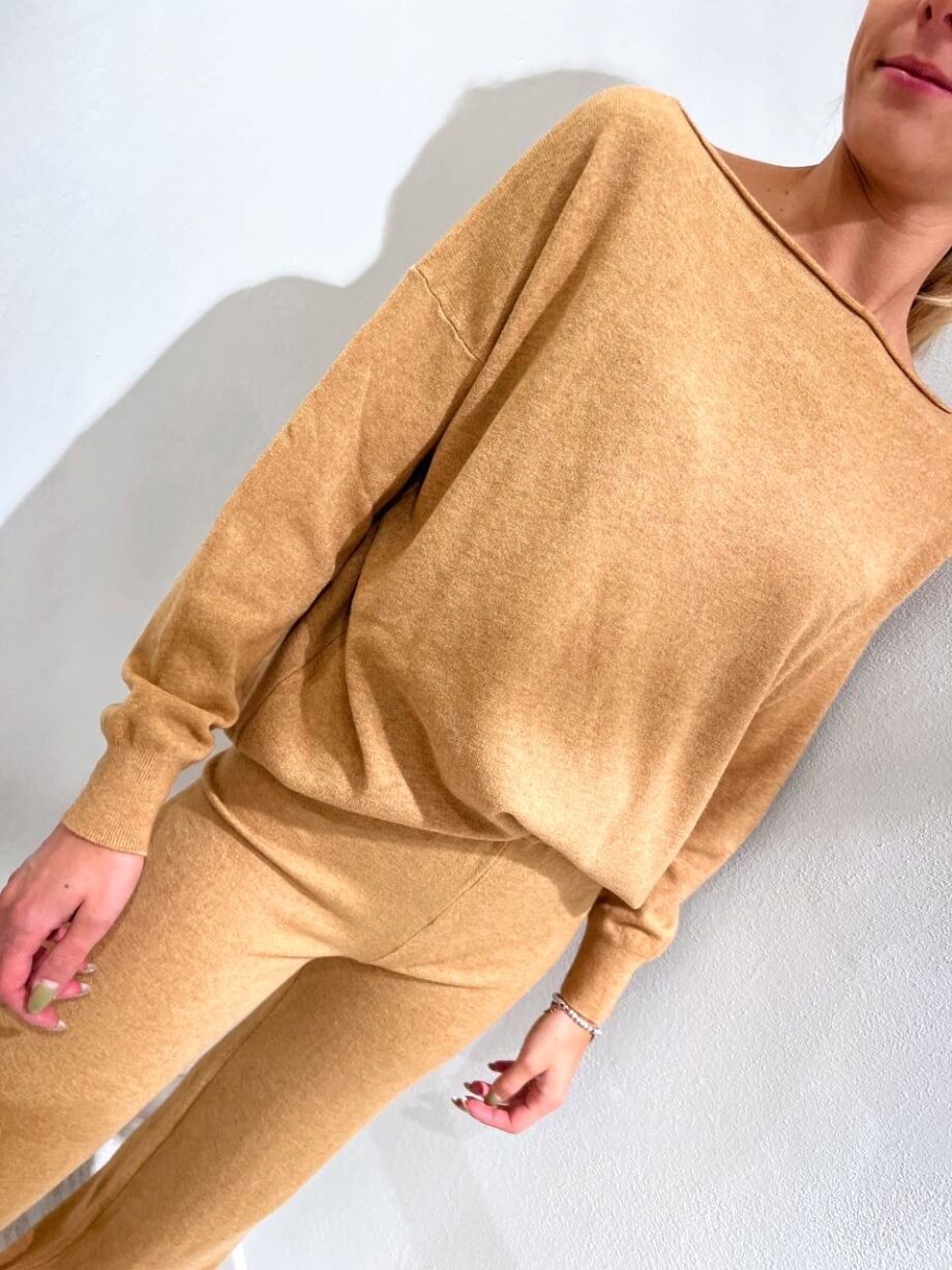 Shop Online Completo coordinato in maglia beige Have One