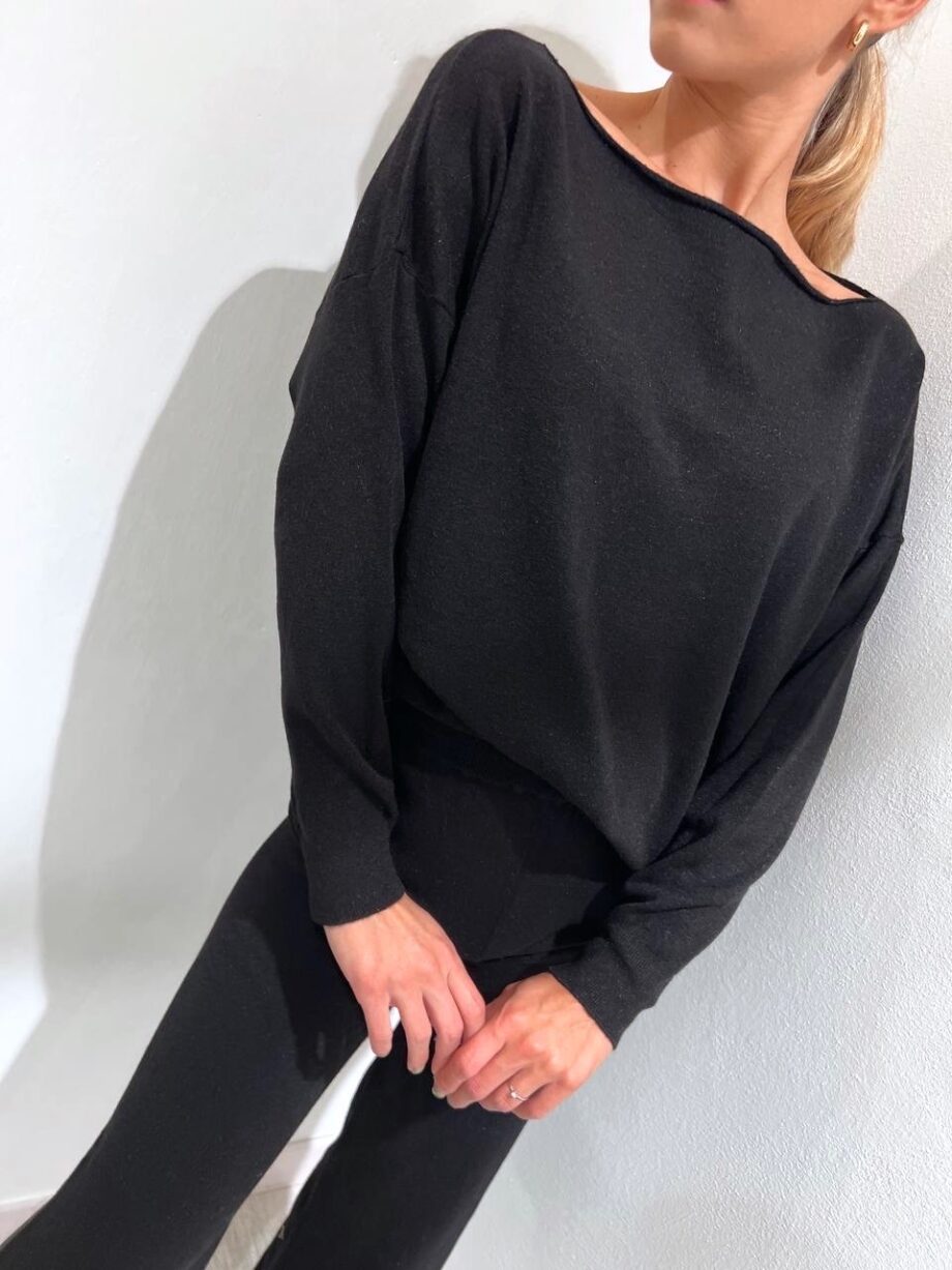 Shop Online Completo coordinato in maglia nero Have One