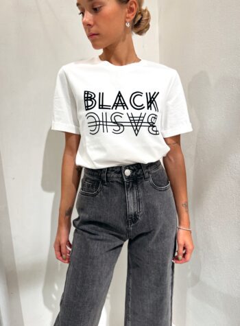 Shop Online T-shirt girocollo bianca scritta nera Suncoo
