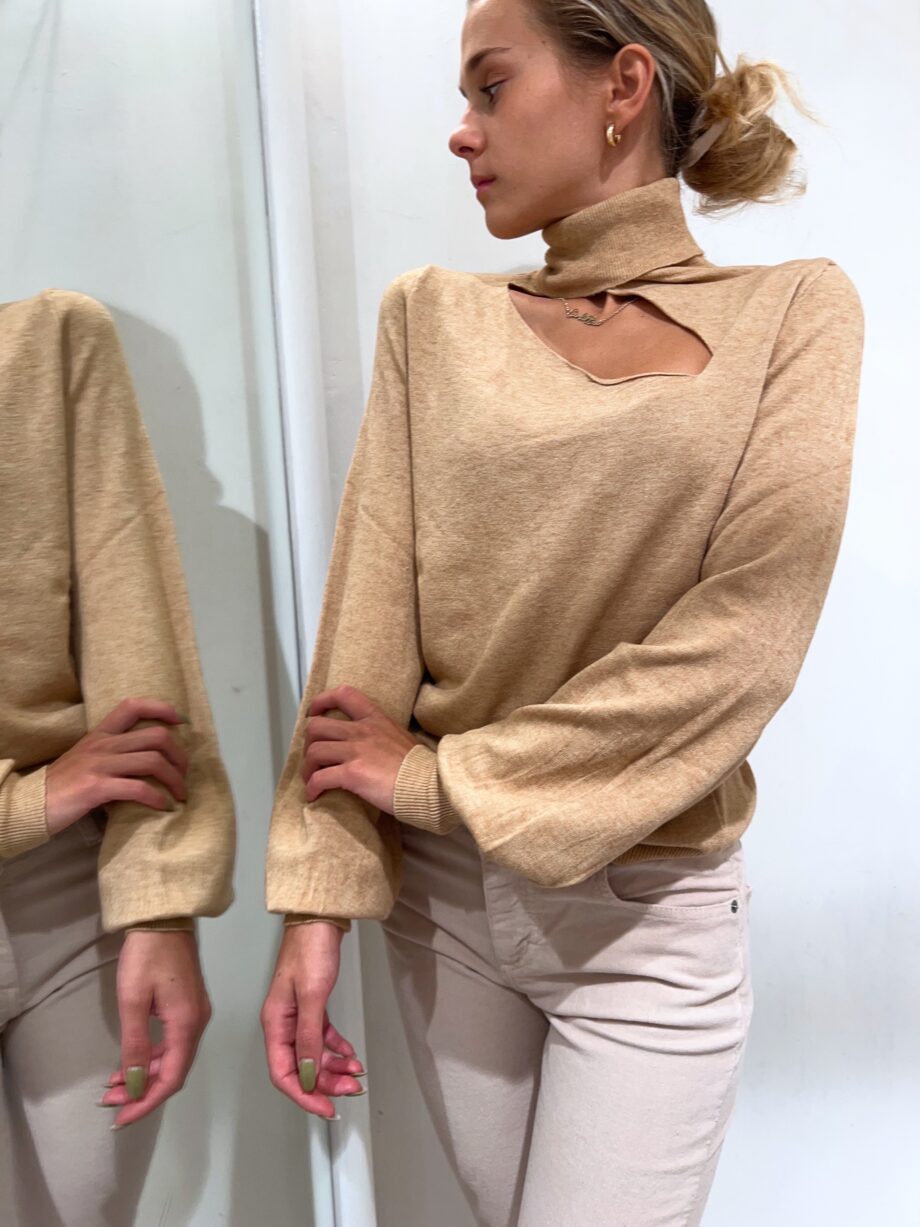 Shop Online Maglioncino beige cut out in viscosa Have One