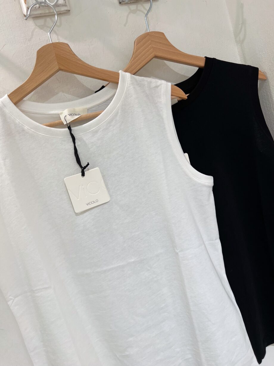 Shop Online T-shirt girocollo bianca smanicata Vicolo