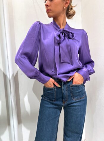 Shop Online Blusa in raso viola con fiocco Have One