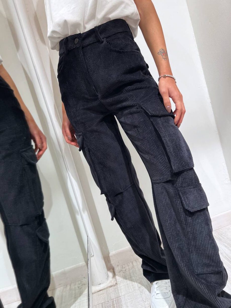 Shop Online Pantalone cargo nero in velluto Vicolo