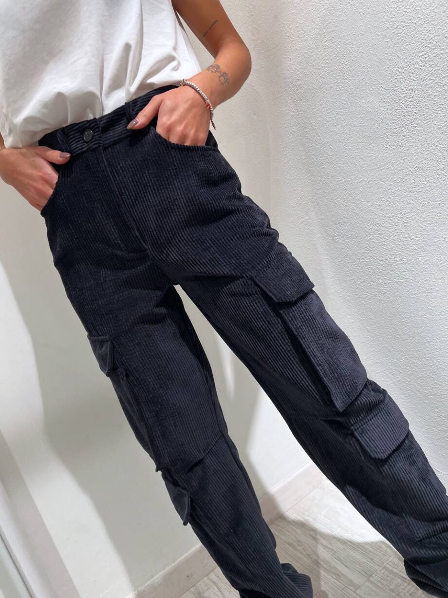 Shop Online Pantalone cargo nero in velluto Vicolo