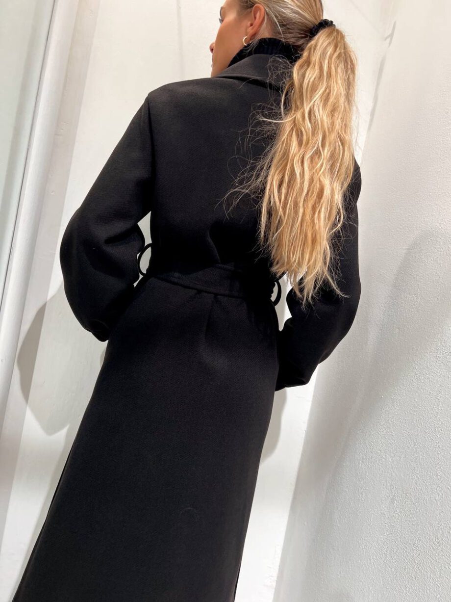 Shop Online Cappotto nero con fusciacca e spacchi Souvenir