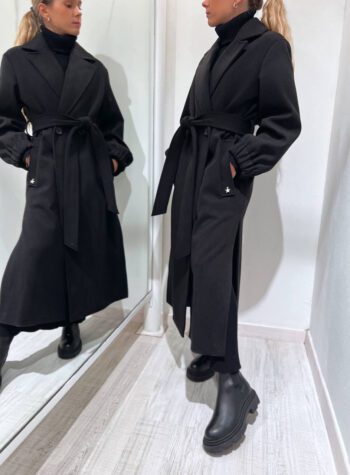 Shop Online Cappotto nero con fusciacca e spacchi Souvenir