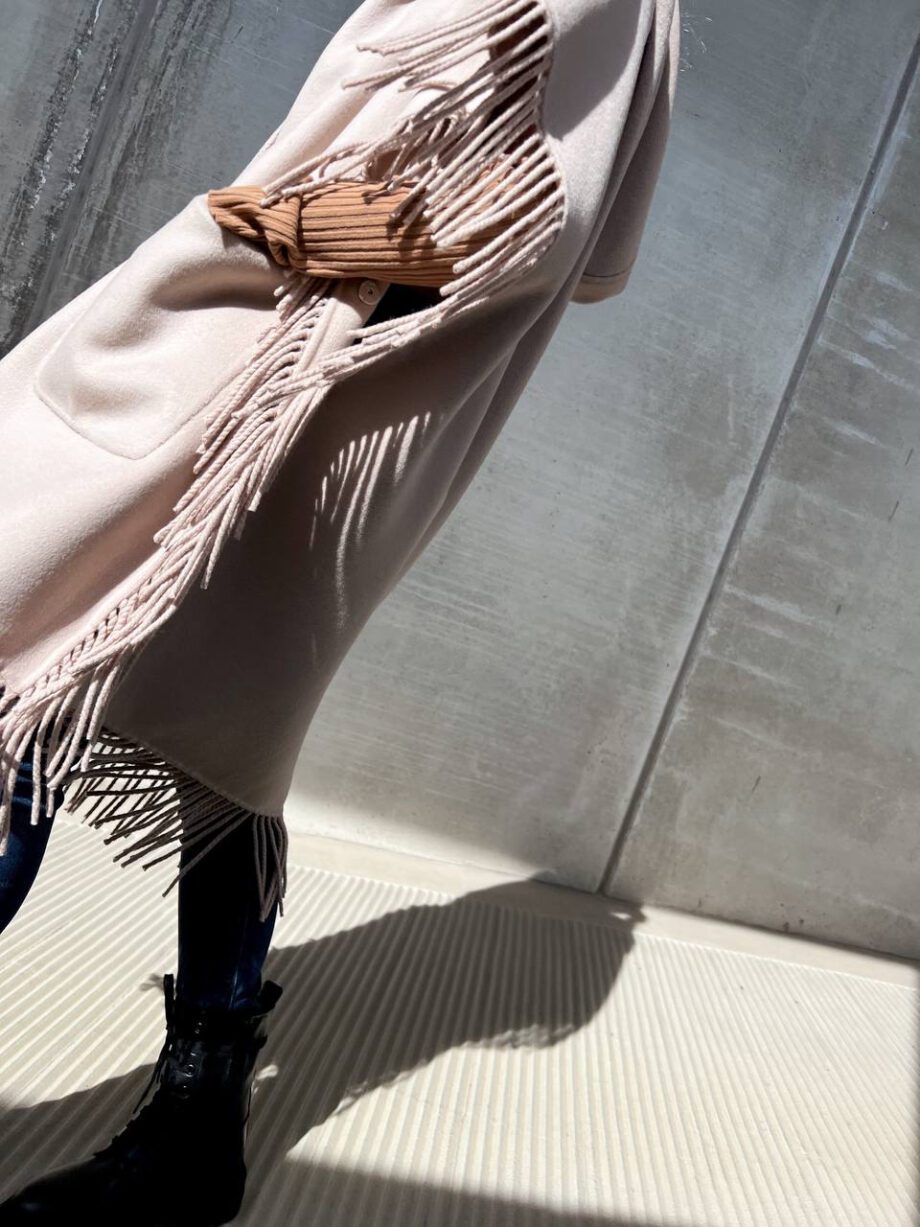 Shop Online Poncho oversize con frange beige Vicolo