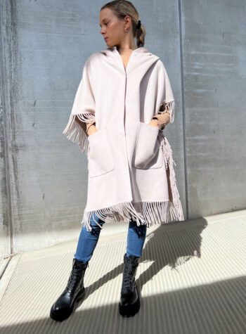 Shop Online Poncho oversize con frange beige Vicolo