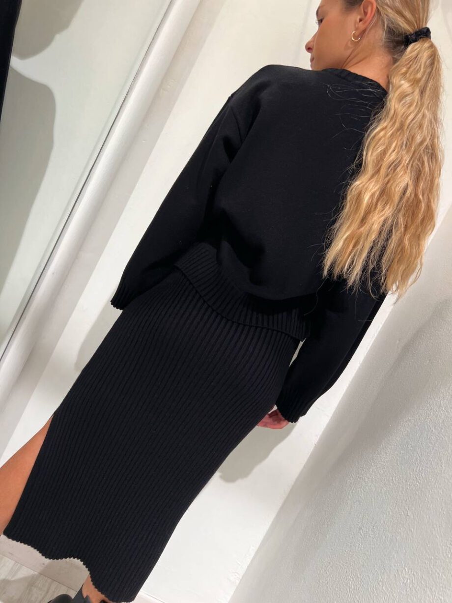Shop Online Longuette in maglia nera con spacco Vicolo