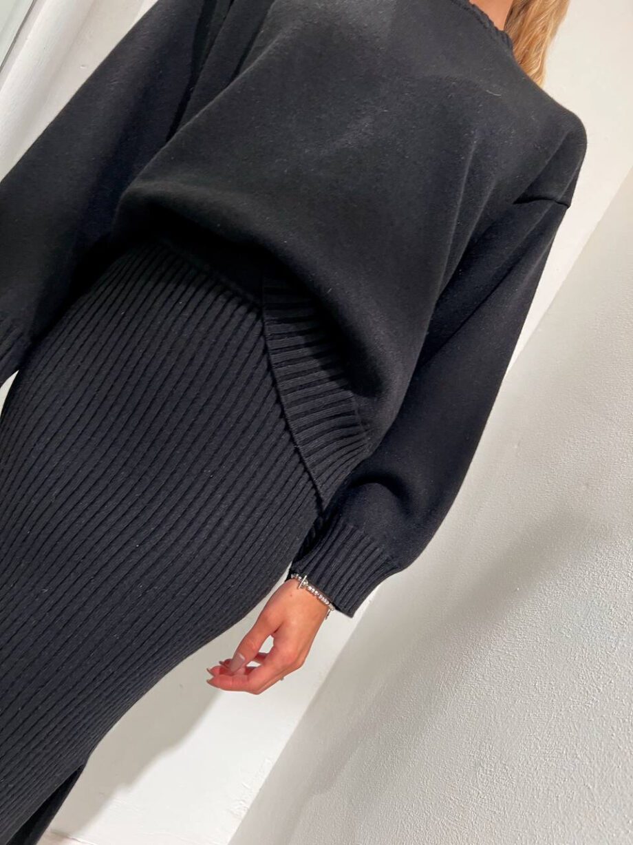 Shop Online Longuette in maglia nera con spacco Vicolo