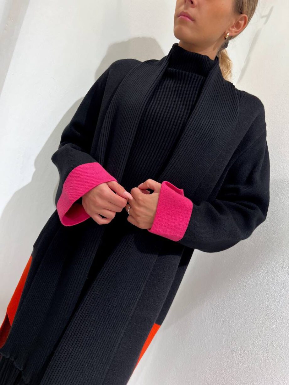 Shop Online Cappotto in maglia nero con frange Vicolo