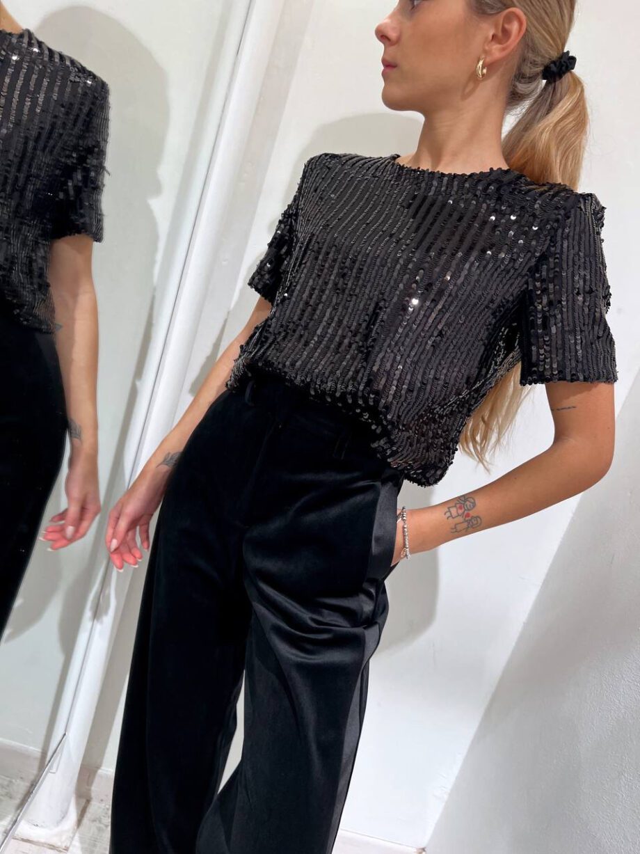 Shop Online Maglia crop nera con paillettes Vicolo