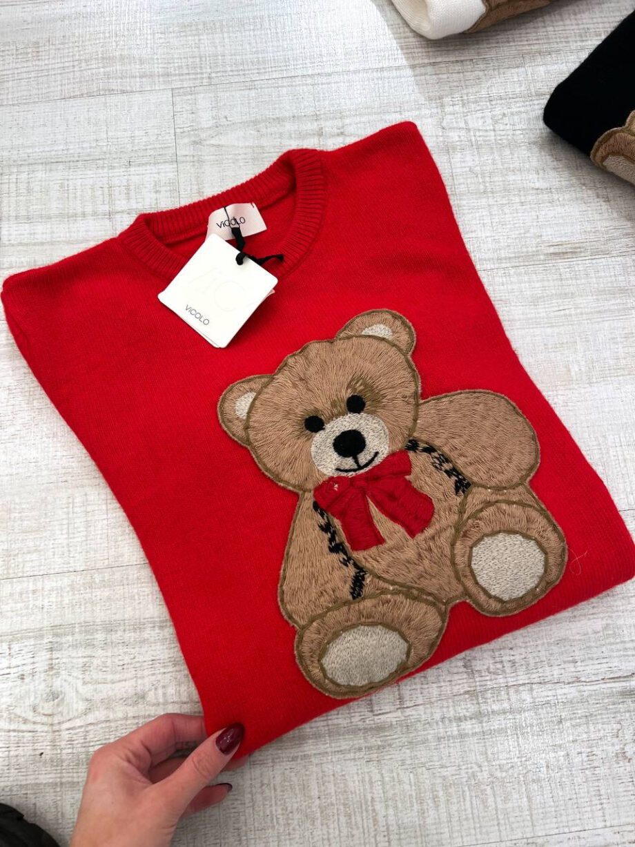 Shop Online Maglione girocollo rosso con patch orsetto Vicolo