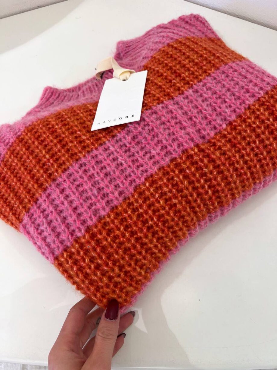Shop Online Maglione girocollo a righe arancio e rosa Have One