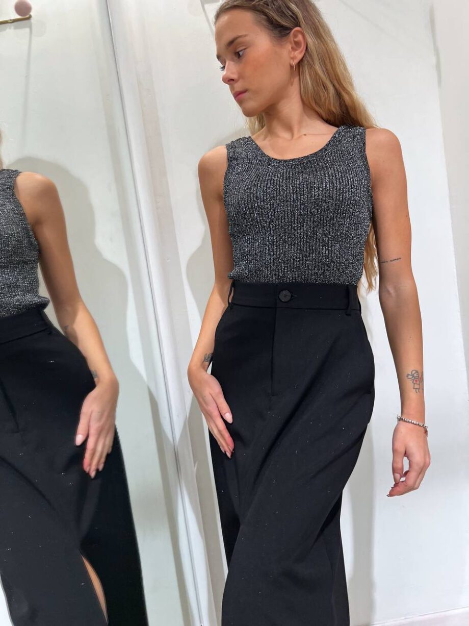 Shop Online Top crop in maglia a coste nero con lurex Vicolo