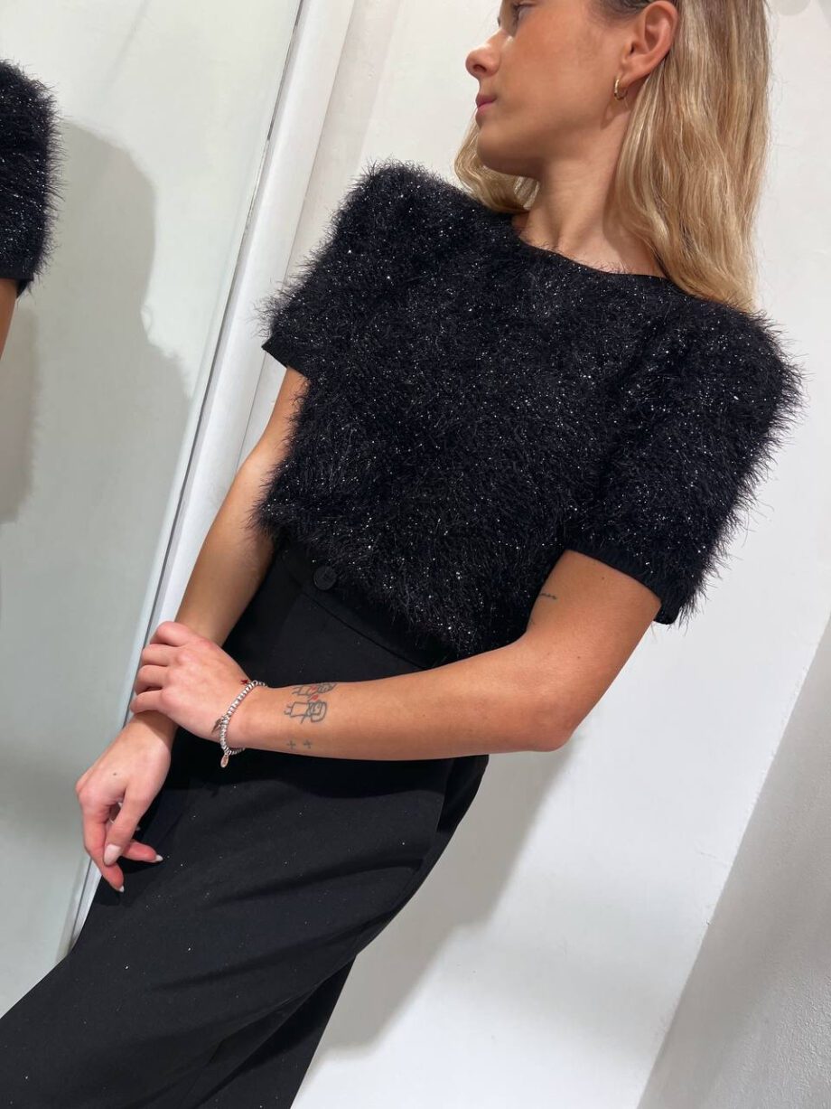 Shop Online Maglioncino crop nero con peloncino lurex Vicolo