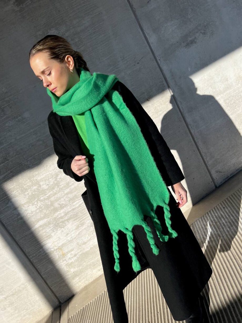 Shop Online Sciarpa verde in viscosa con frange Vicolo