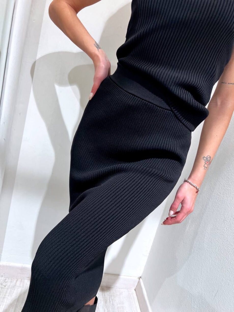 Shop Online Longuette in maglia nera a costine Have One