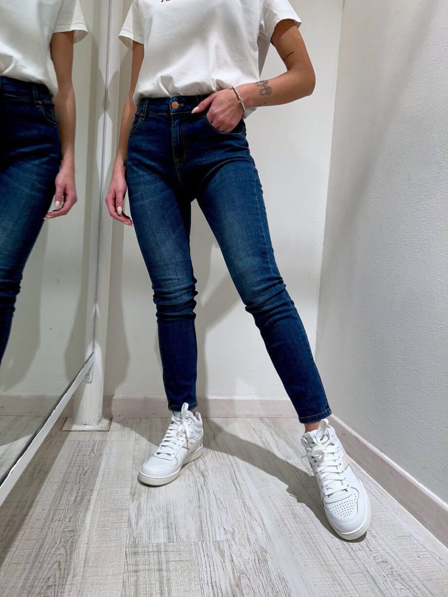 Shop Online Jeans scuro skinny Margot Vicolo