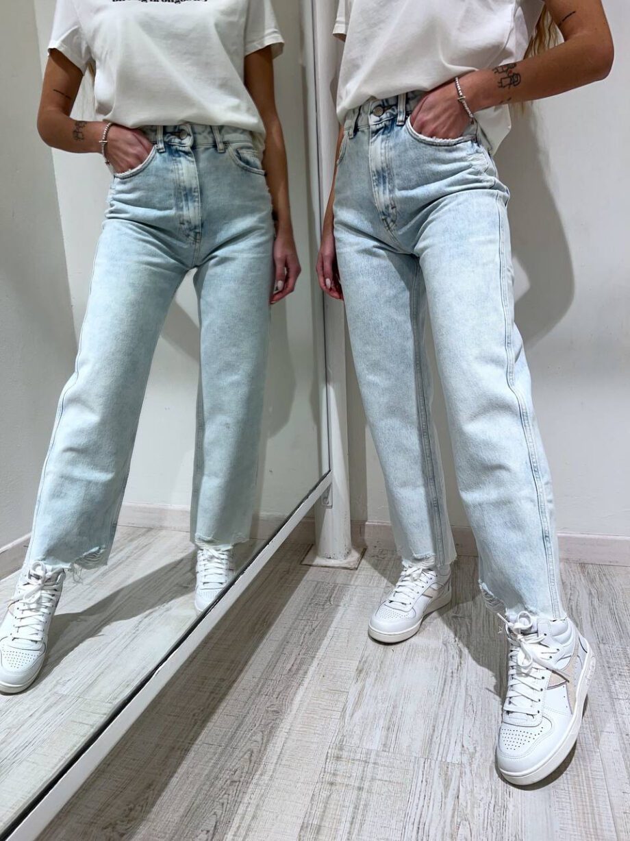 Shop Online Jeans Kate dritto chiaro con rotture Vicolo