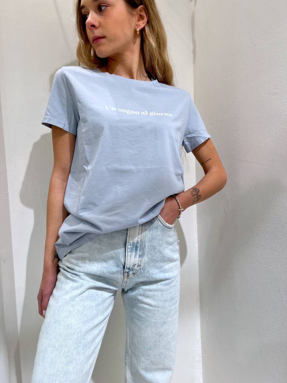 Shop Online T-shirt girocollo polvere con scritta Vicolo