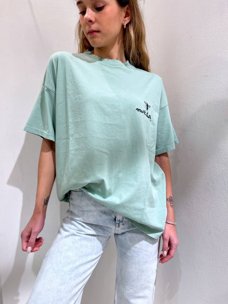 Shop Online T-shirt oversize menta con scritta ricamo Vicolo