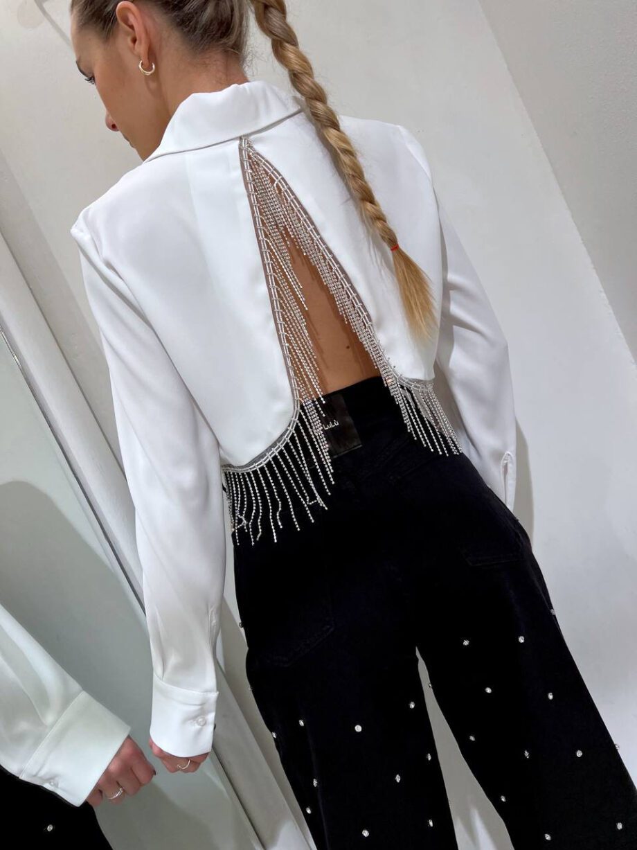 Shop Online Camicia crop bianca con strass pendenti The Lulù