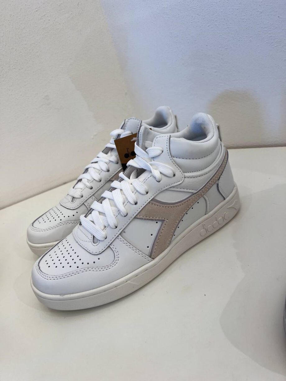 Shop Online Sneakers magic basket demi bianche e beige Diadora