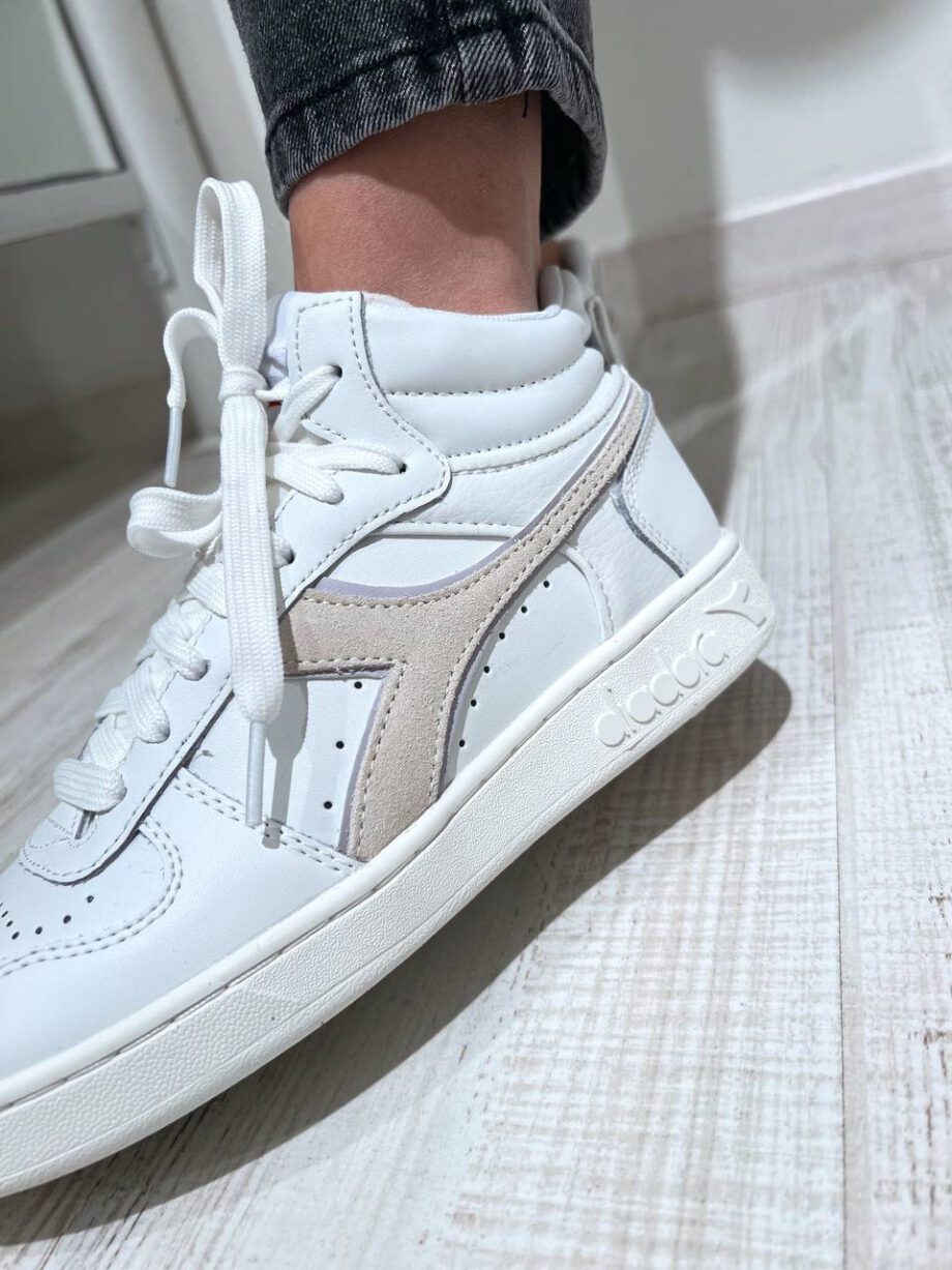Shop Online Sneakers magic basket demi bianche e beige Diadora
