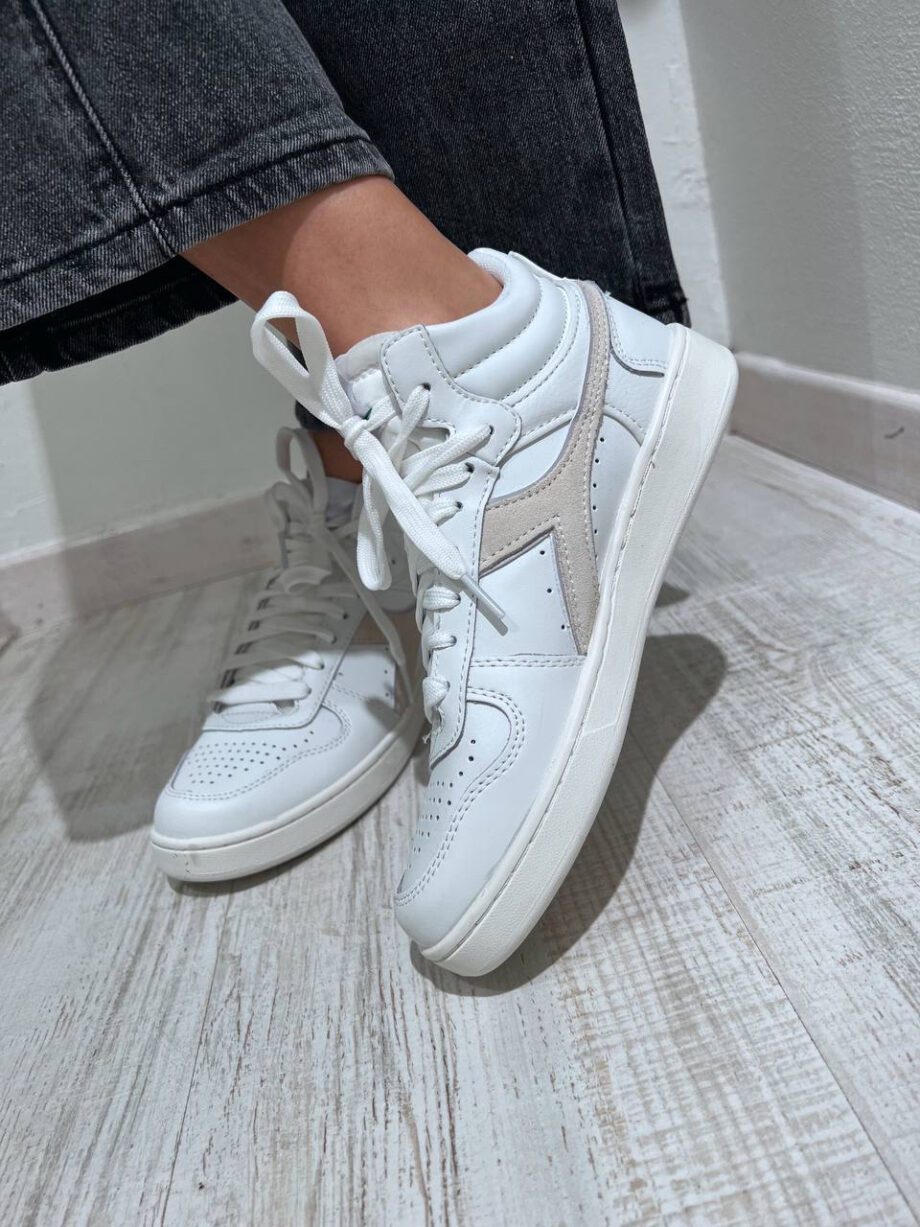 Shop Online Sneakers magic basket demi bianche e beige Diadora