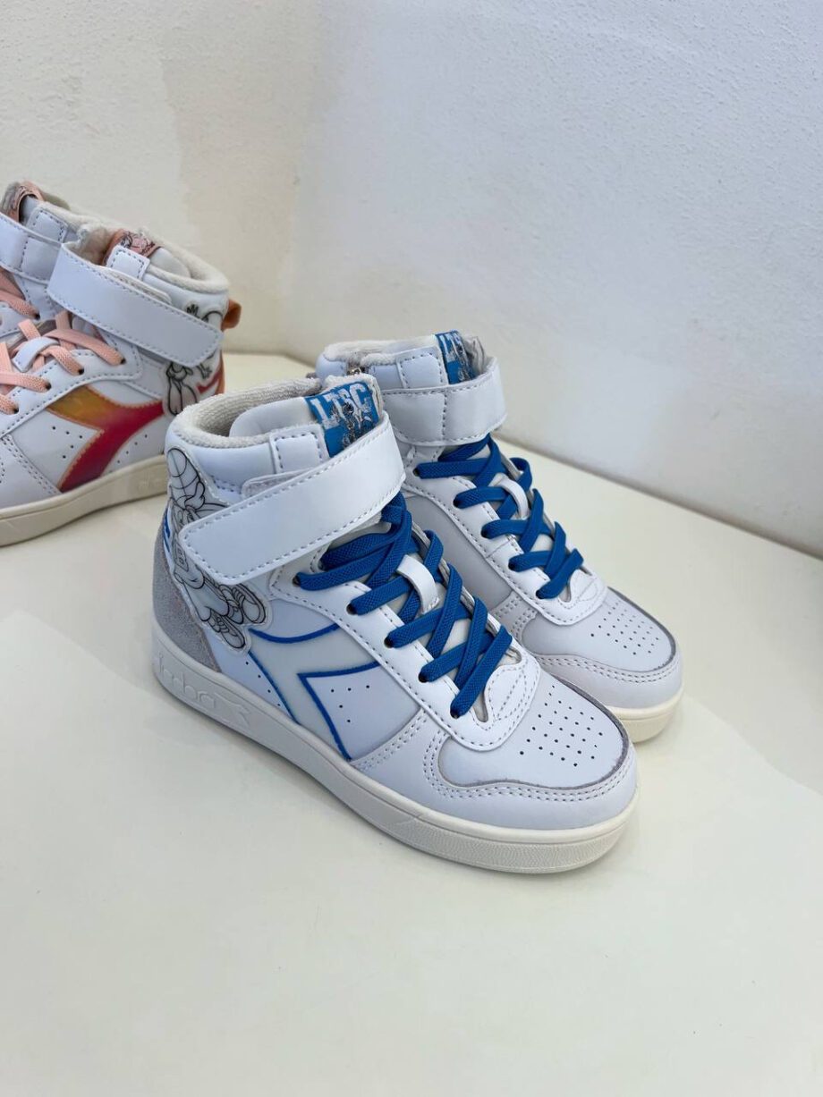 Shop Online Sneakers magic basket mid bianche e azzurre Looney Tunes Diadora