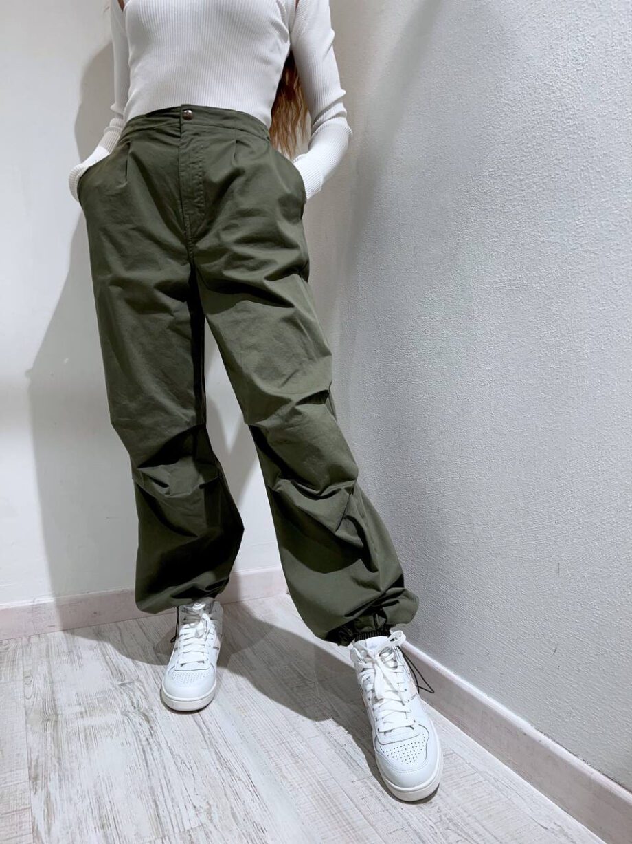 Shop Online Pantalone ampio verde militare con elastici Vicolo