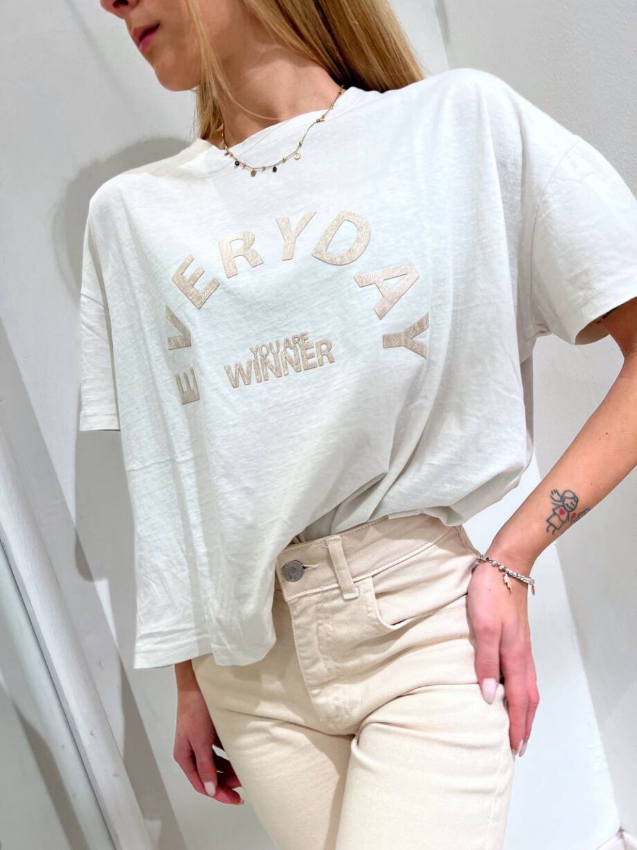 Shop Online T-shirt con scritta beige Have One