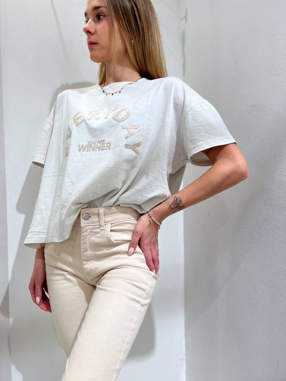 Shop Online T-shirt con scritta beige Have One