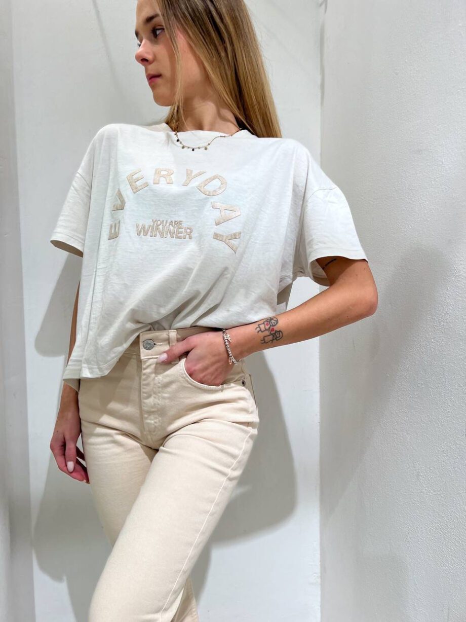 Shop Online T-shirt con scritta beige Have One