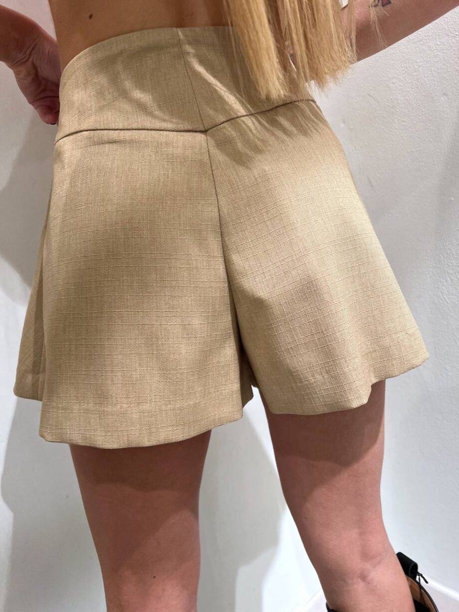 Shop Online Minigonna pantaloncino a pieghe beige nocciola Kontatto