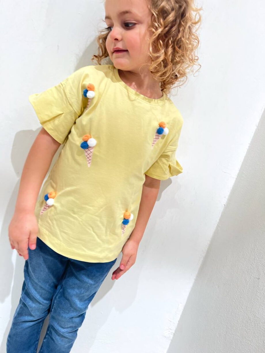 Shop Online T-shirt gialla stampa gelati con pompon Name It