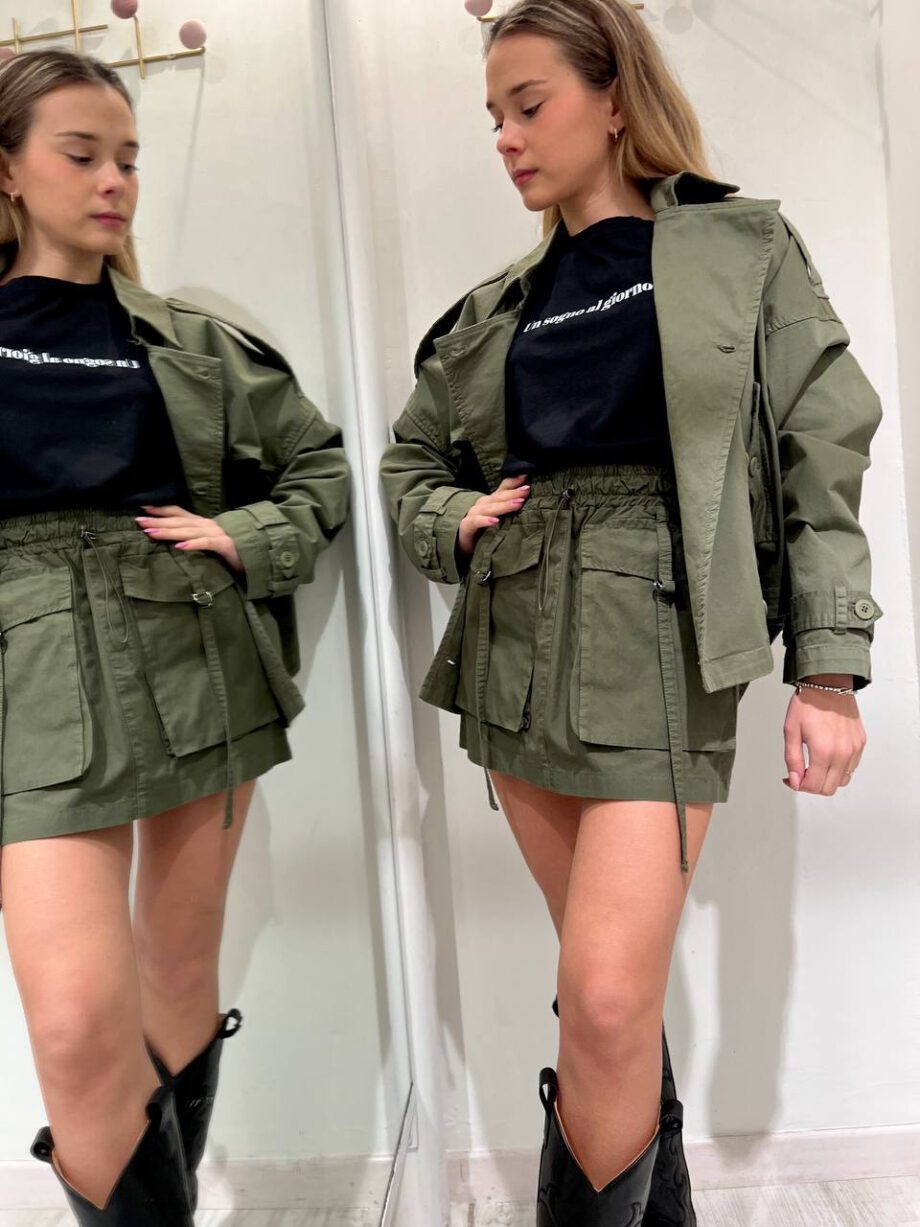 Shop Online Minigonna verde militare in cotone Vicolo