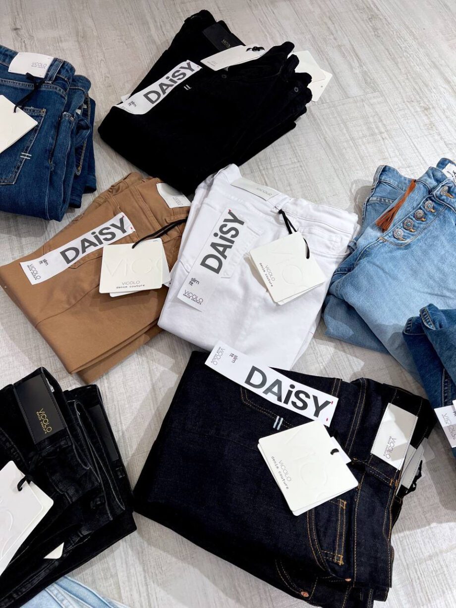 Shop Online Jeans Daisy nero con rovescia Vicolo