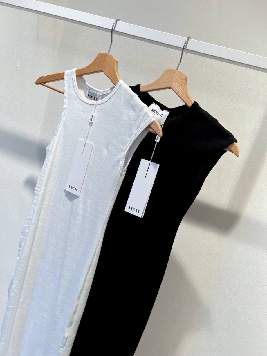 Shop Online Vestito in maglia a costine bianco con spacco Revise